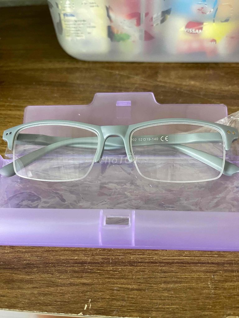 Kính đọc sách Xám size 1.5. Mua bán Phụ kiện thời trang khác tại Quận Hoàn Kiếm Hà Nội được đăng bởi nguyên ngoc long hình 1