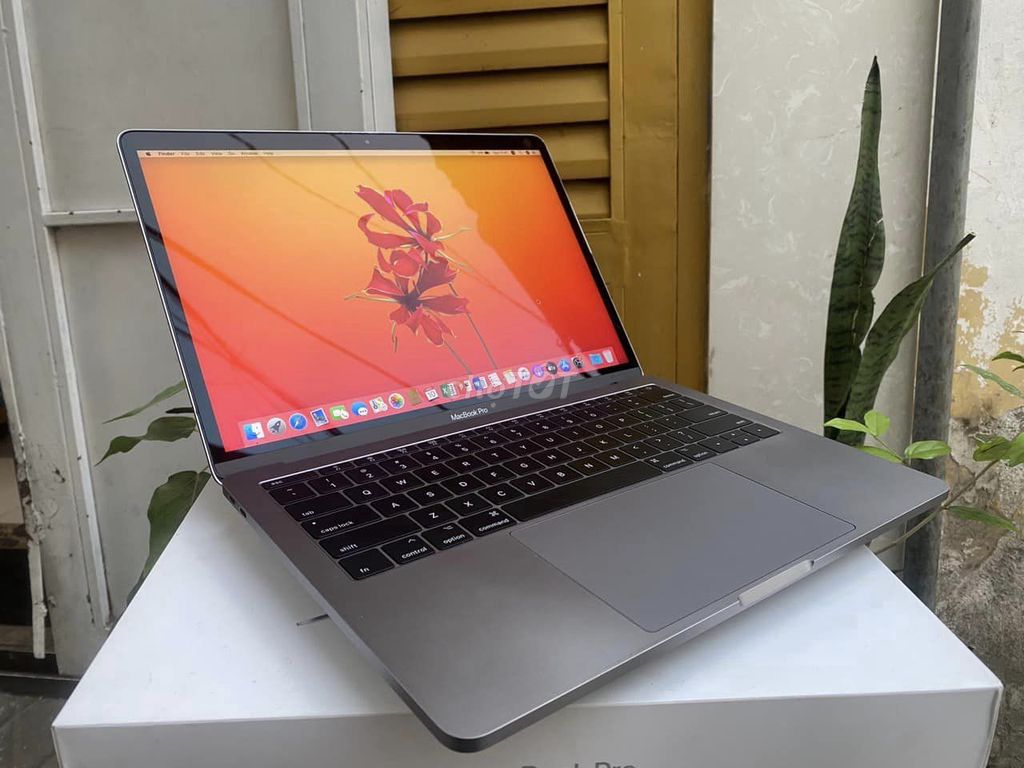 Macbook pro 2017-i5 16gb/256gb  pin 38 lần sạc