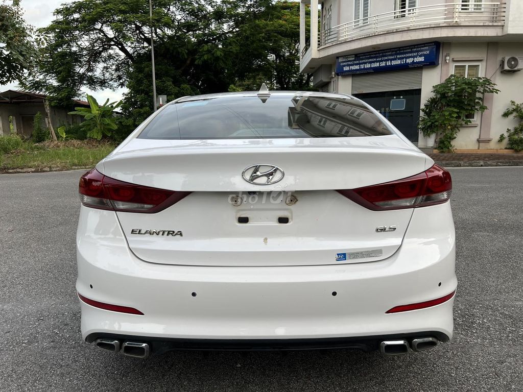 Cần bán Elantra model 2018 at full 2.0, màu trắng. Mua bán Ô tô tại Quận Gò Vấp Tp Hồ Chí Minh được đăng bởi Xuân Trường hình 3