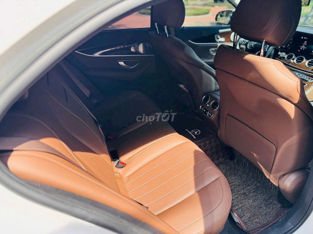 🔺MERCEDES E200 EXCLUSIVE MODEL 2024 BIỂN HCM. Mua bán Ô tô tại Quận 7 Tp Hồ Chí Minh được đăng bởi Tung hình 7