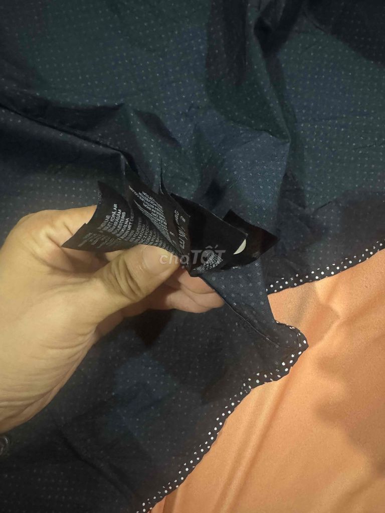 Áo sơ mi H&M Nam Đen chấm bi size L. Mua bán Quần áo tại Thành phố Cà Mau Cà Mau được đăng bởi Thái hình 1