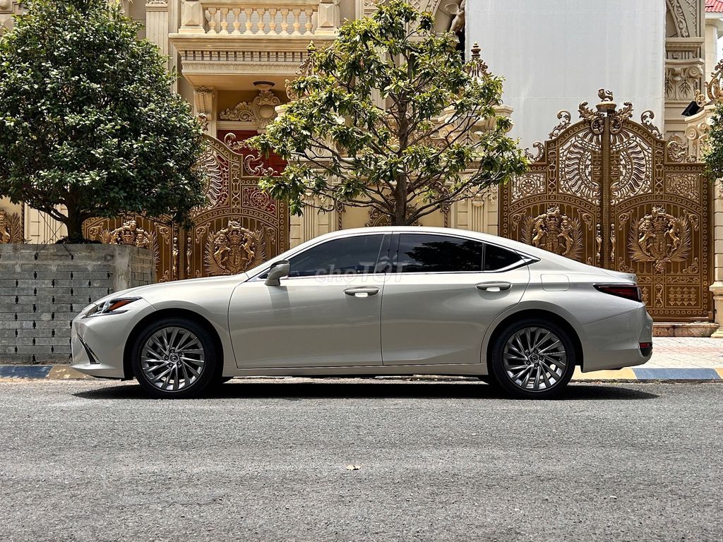 Lexus ES250 2022 - 28000km - 01 chủ giữ gìn, đi kỹ. Mua bán Ô tô tại Quận 8 Tp Hồ Chí Minh được đăng bởi Mr Can hình 2