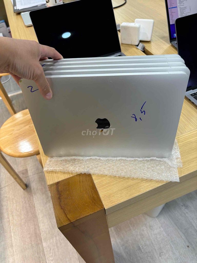 lô macbook air 2019 siêu tốt