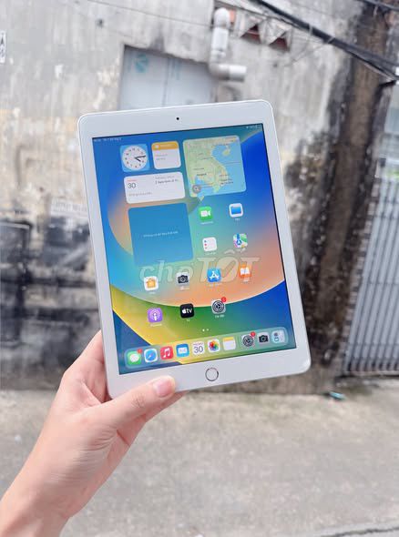 Apple iPad Gen 5 128GB Bạc. Mua bán Máy tính bảng tại Quận 1 Tp Hồ Chí Minh được đăng bởi Hội Đồ Điện Tử hình 1