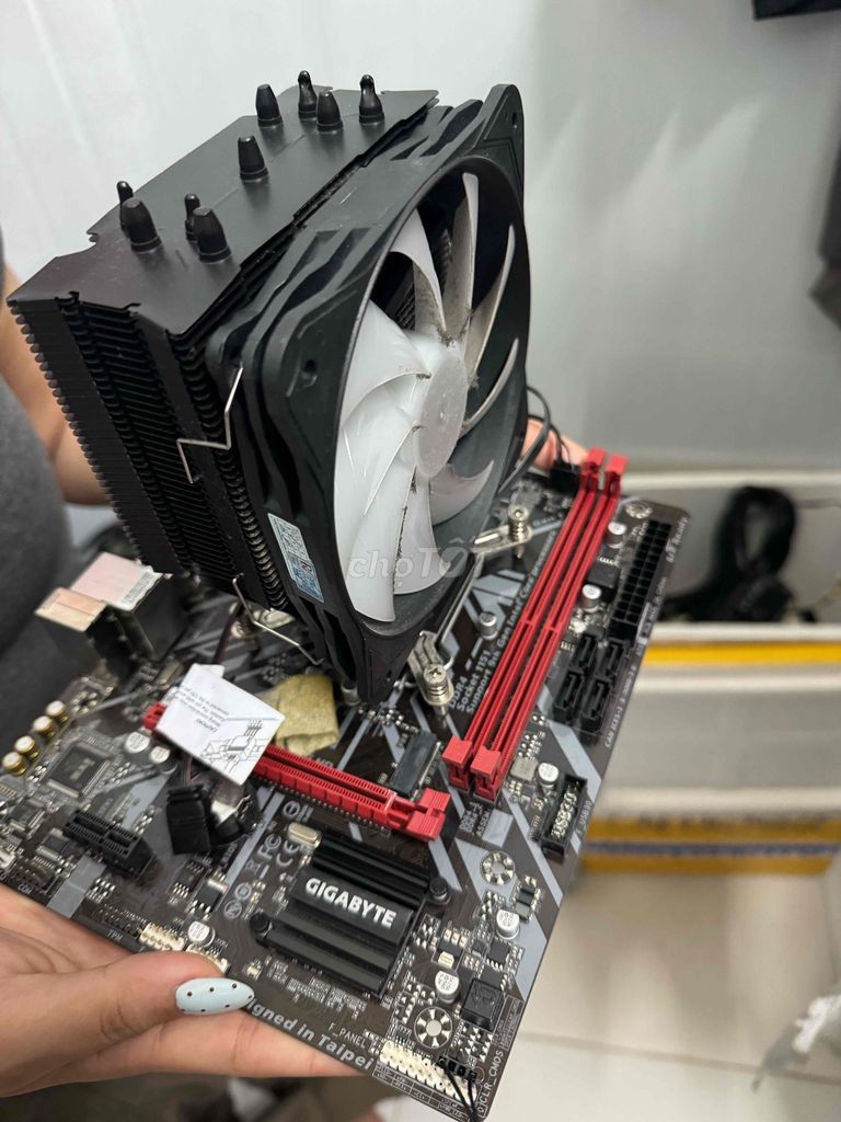 Linh kiện Intel Core i3 8100. Mua bán Linh kiện (RAM, Card...) tại Quận 12 Tp Hồ Chí Minh được đăng bởi Hơi Thích Công Nghệ hình 1