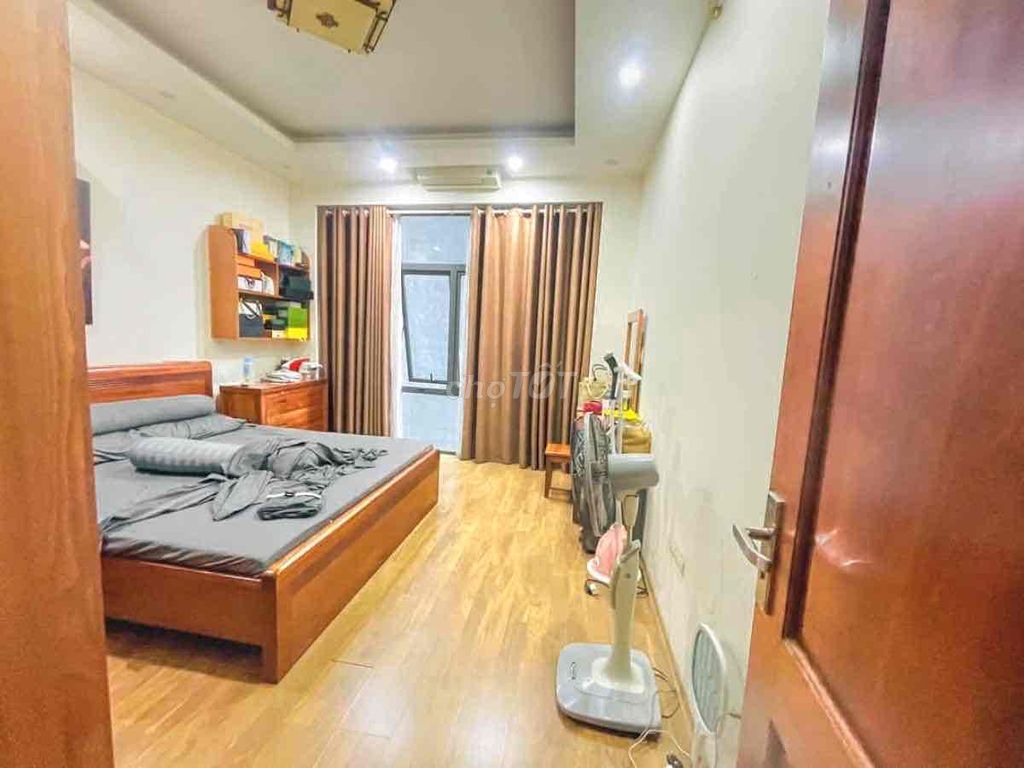 Cho thuê nhà nguyên căn Cầu Giấy DT 55m 4 tầng 4PN full đồ 13 triệu