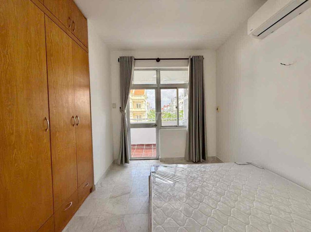 Продается Hung Vuong 2 Phu My Hung DT: 62 м2, 2 спальни, красивый, просторный дом