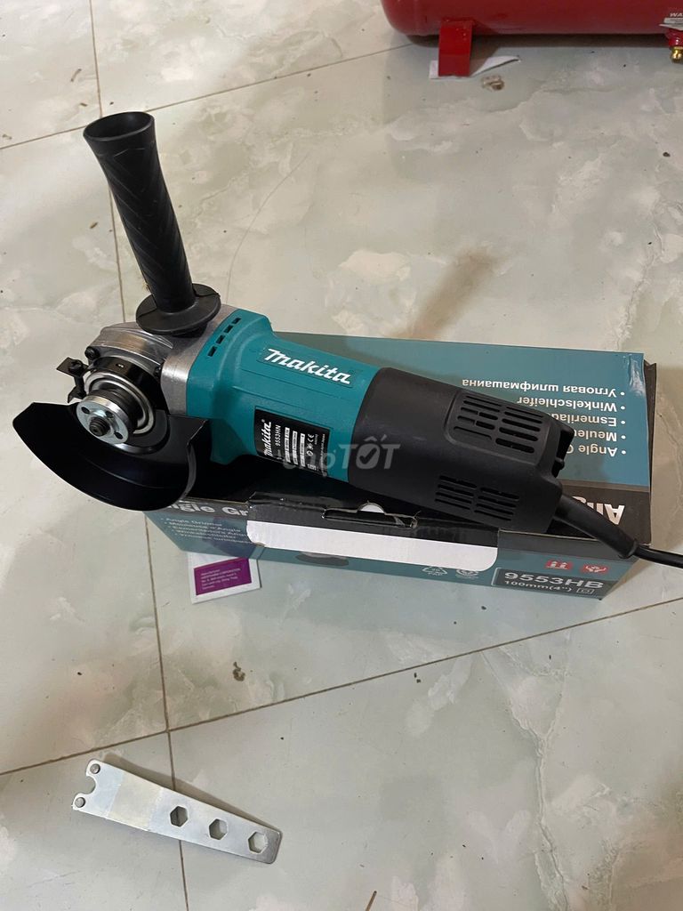 Máy cắt cầm tay Makita 9553HN. Mua bán Đồ chuyên dụng, Giống nuôi trồng tại Huyện Vĩnh Tường Vĩnh Phúc được đăng bởi Lê Quang Đại hình 1