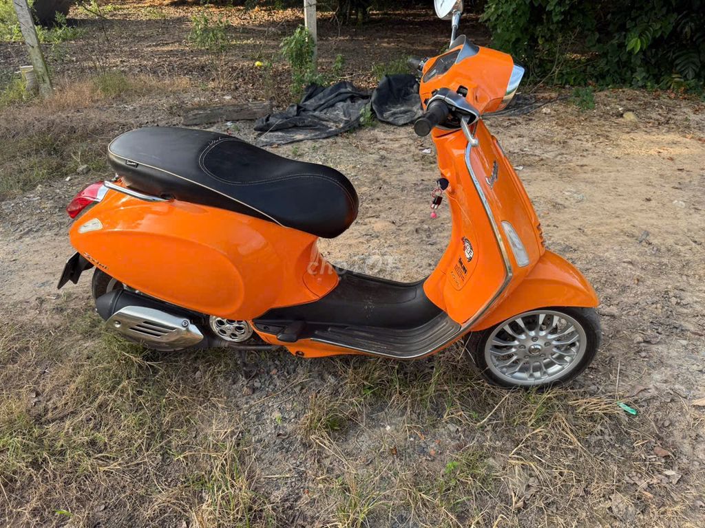 xe nhà đi cần bán vespa2015 gtdd chính chủ kí giấy. Mua bán Xe máy tại Huyện Hóc Môn Tp Hồ Chí Minh được đăng bởi Thanh Phong hình 2