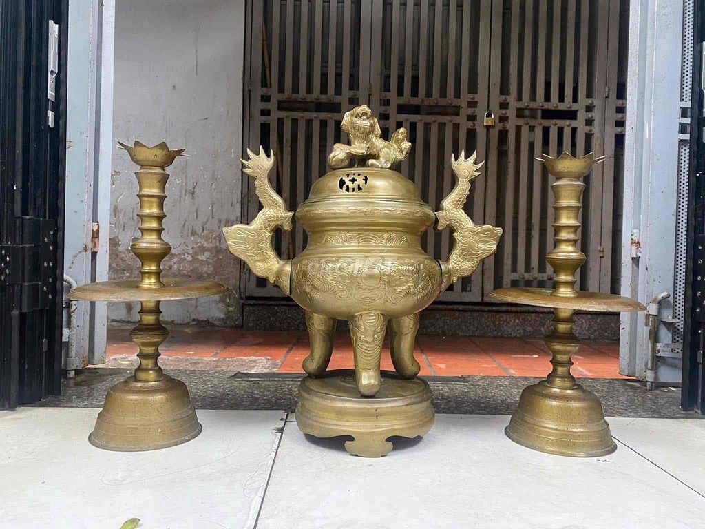 Bộ lư tam sự đồng xưa cao 50cm. Mua bán Đồ sưu tầm, đồ cổ tại Thị xã Bến Cát Bình Dương được đăng bởi Dung hình 1