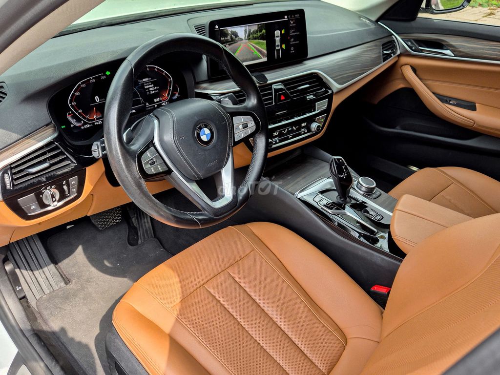 BMW 520i Luxury Line LCI один владелец с новья