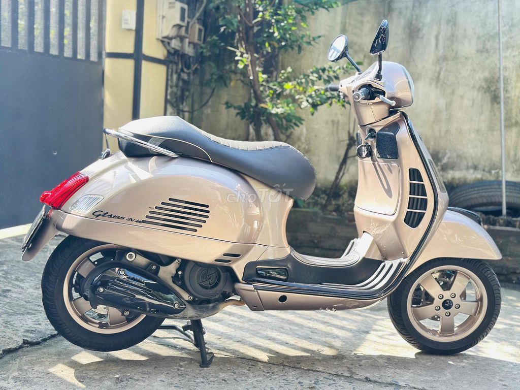 Piaggio Vespa GTS 125 2015 3VAL IE Vàng đồng. Mua bán Xe máy tại Quận 12 Tp Hồ Chí Minh được đăng bởi Ta Thanh Thai hình 1