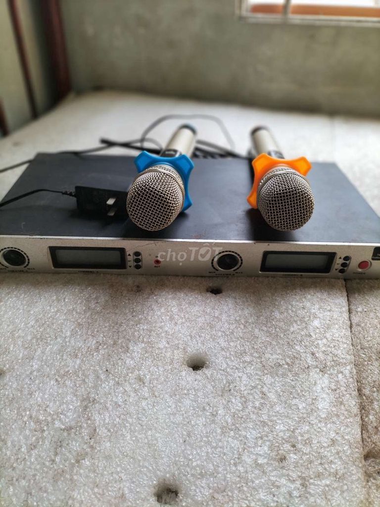 Micro không dây Bạc. Mua bán Tivi, Âm thanh tại Quận Ninh Kiều Cần Thơ được đăng bởi van phuc hình 1