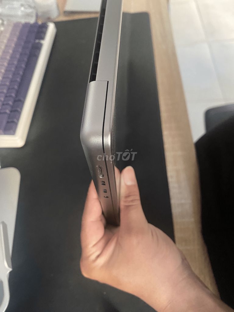 MacBook Pro 16-inch M2 Pro (16GB/512GB). Mua bán Laptop tại Quận Phú Nhuận Tp Hồ Chí Minh được đăng bởi Nguyen Phuong Tay hình 3