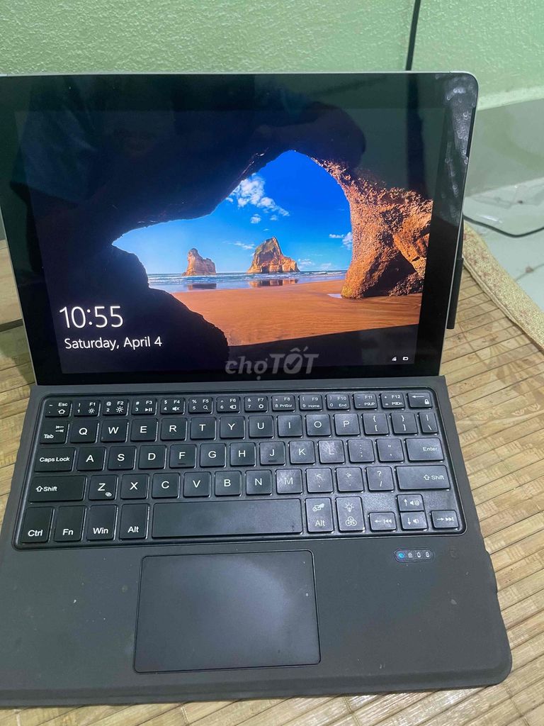Microsoft Surface Go 8GB/119GB. Mua bán Máy tính bảng tại Thành phố Huế Thừa Thiên Huế được đăng bởi Nhung hình 1