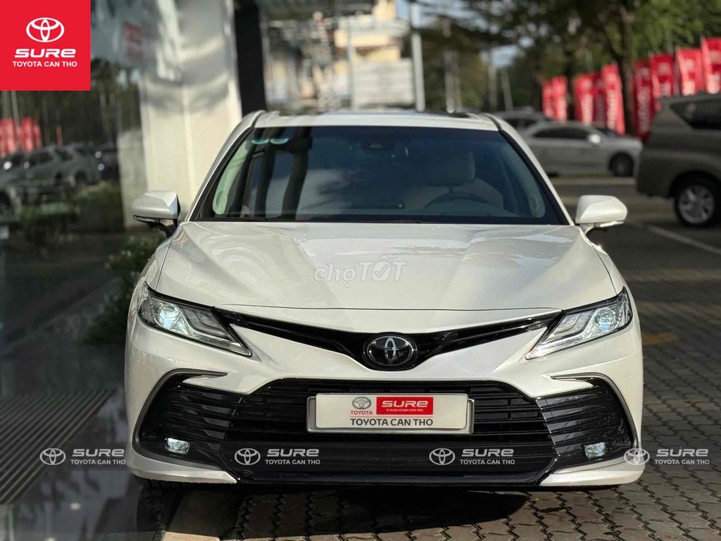 Camry 2.0Q 2022. Sơ cua chưa chạm đất