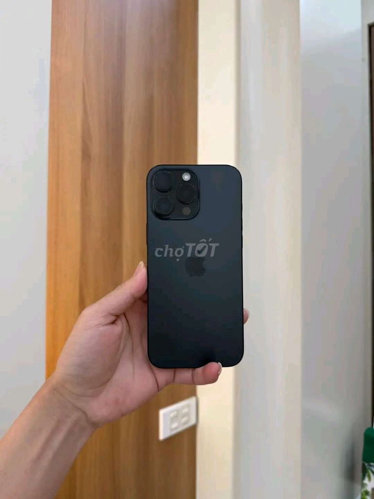 iPhone 16 Pro Max Đen. Mua bán Điện thoại tại Thành phố Thuận An Bình Dương được đăng bởi LÊ VĂN NAM hình 1