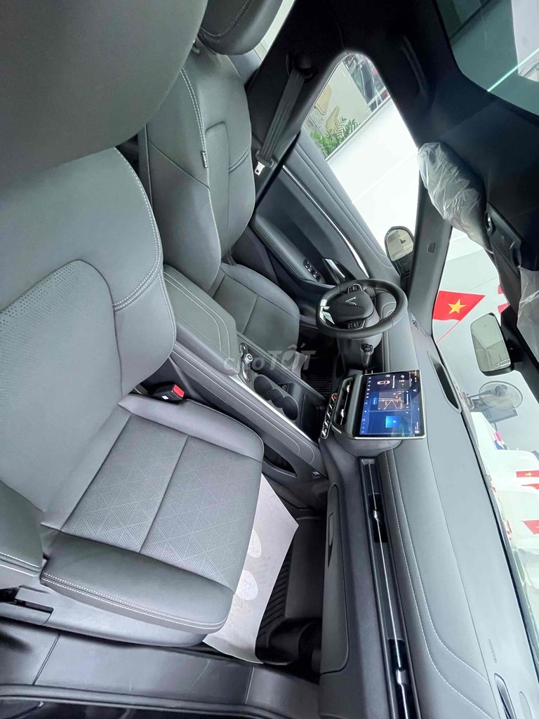 VinFast VF7 2025 xe sẵn, lãi suất từ 4.8%/3năm. Mua bán Ô tô tại Quận 12 Tp Hồ Chí Minh được đăng bởi Vinfast Phan Trọng Tuệ Q12 hình 6
