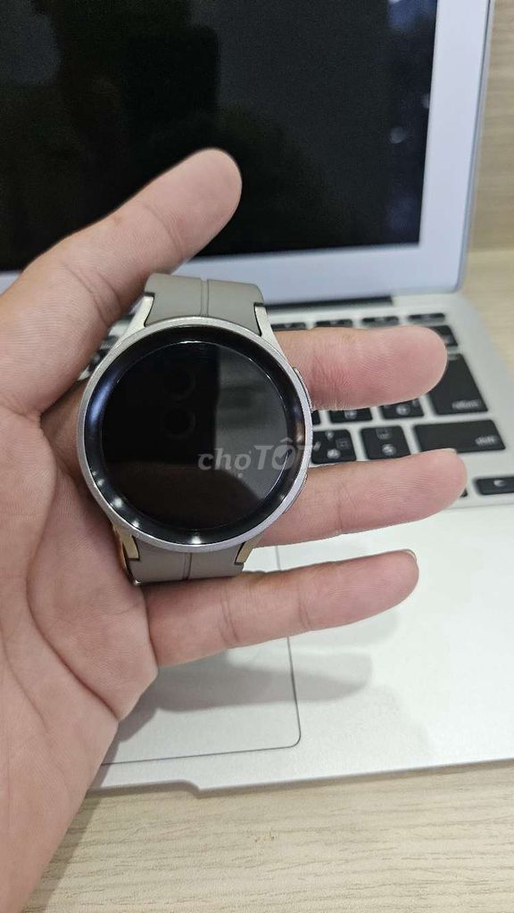 Cần bán ss watch 5 Pro mới 99%