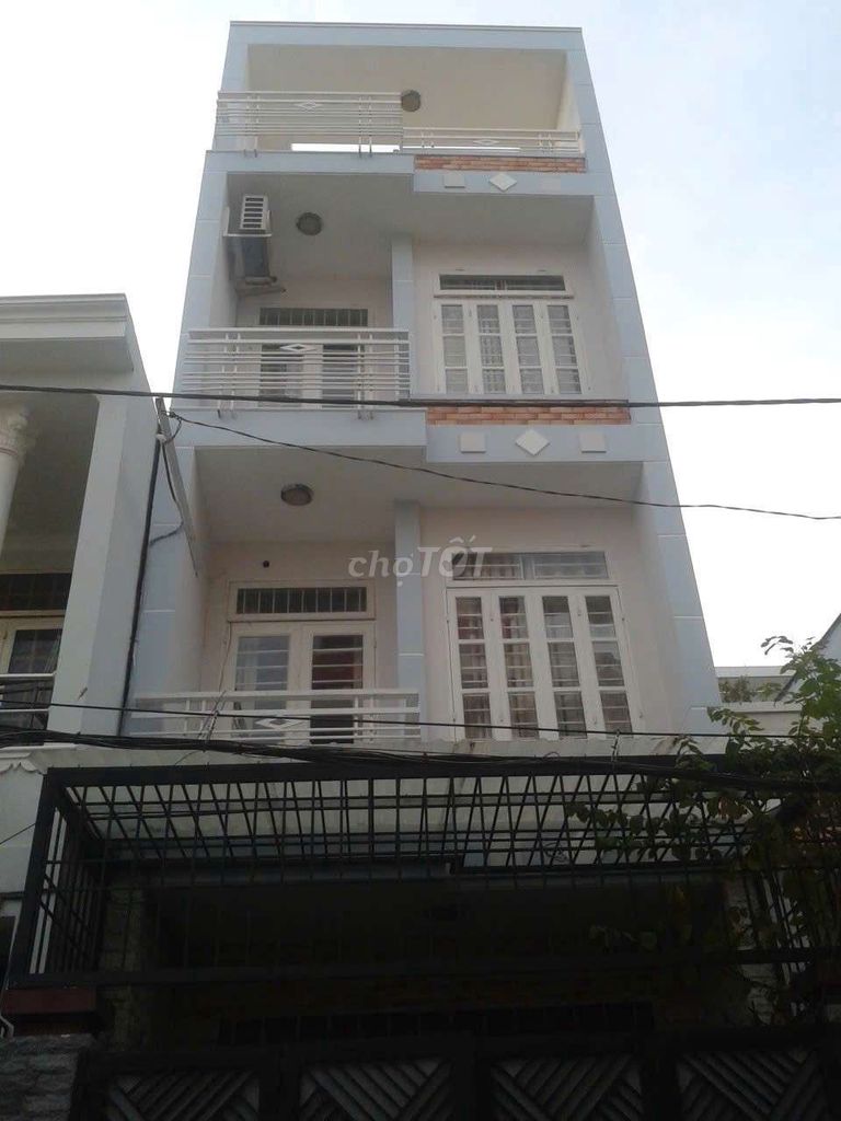 Аренда · 4 комн. · 260 м² · Quận Gò Vấp, ул. Đường Quang Trung