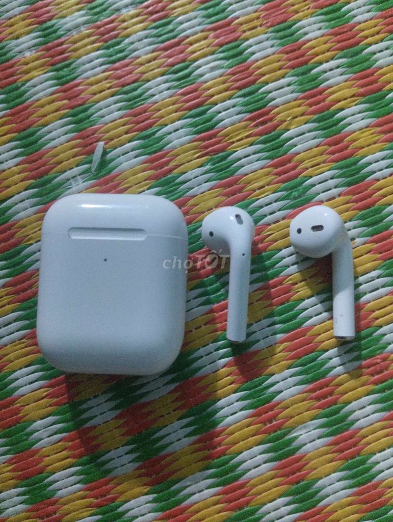 Tai nghe Apple AirPods 2 Trắng Đã sử dụng. Mua bán Tivi, Âm thanh tại Thành phố Huế Thừa Thiên Huế được đăng bởi Hoàng Tiến hình 1