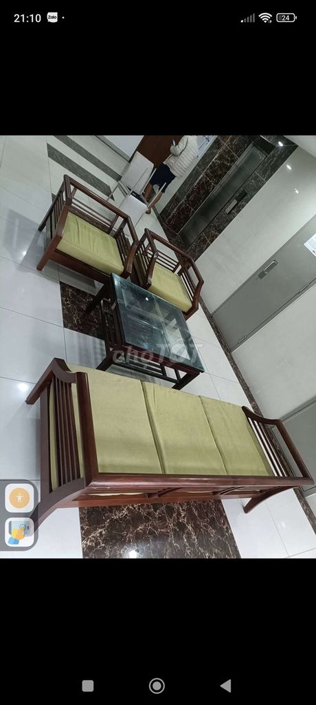 Bộ bàn ghế gỗ hiện đại màu Nâu. Mua bán Bàn ghế tại Huyện Phú Xuyên Hà Nội được đăng bởi Kim anh hình 1
