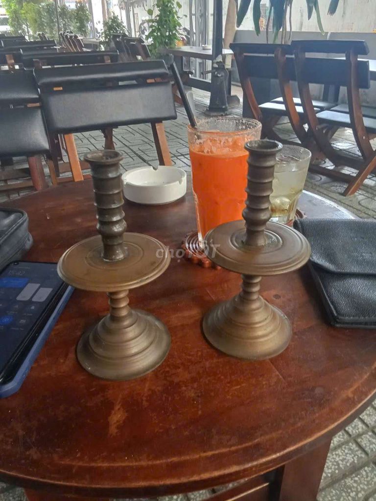 Đèn cầy đồng cổ