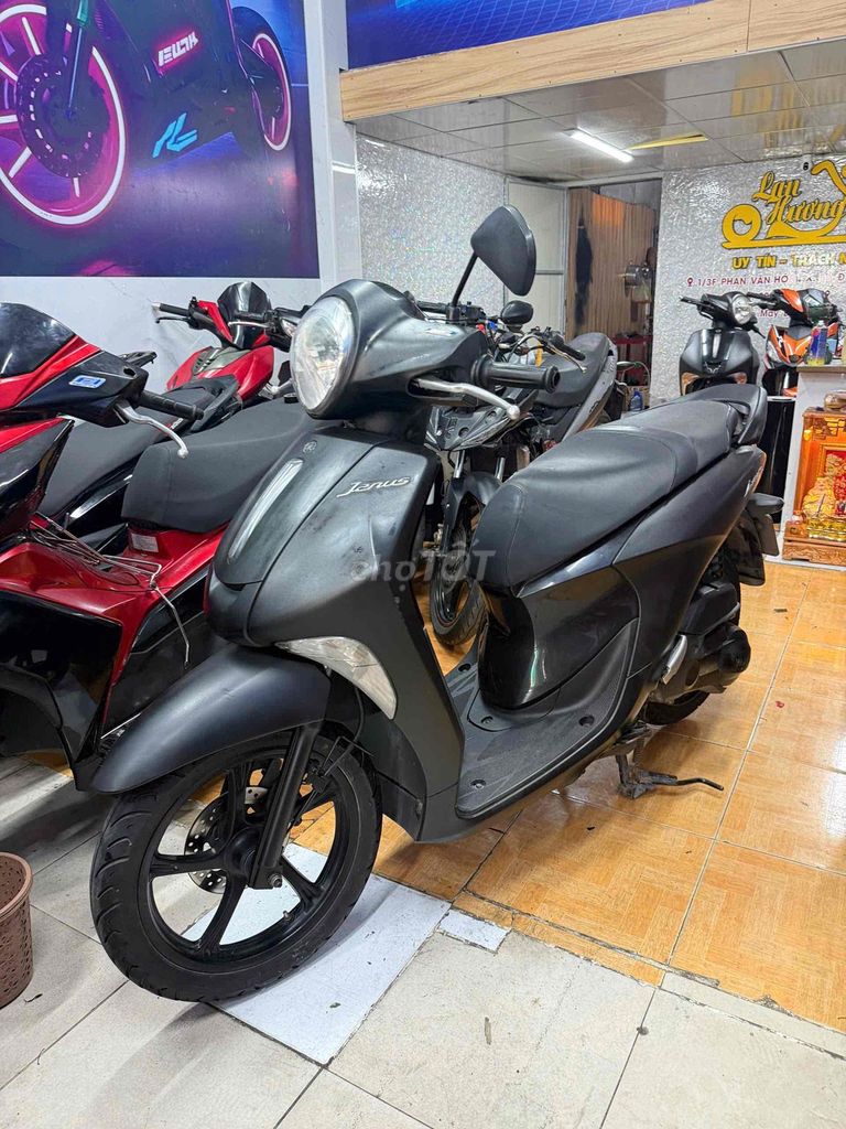 Yamaha Janus 2018, черный, серый, Вьетнам