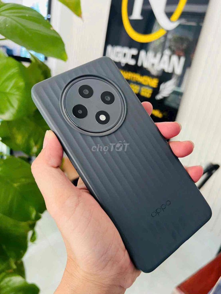 Oppo Reno 12F 256GB Đen 6.7 inch hàng TGDĐ 2 sim. Mua bán Điện thoại tại Thành phố Biên Hòa Đồng Nai được đăng bởi Oanh Hoang hình 1