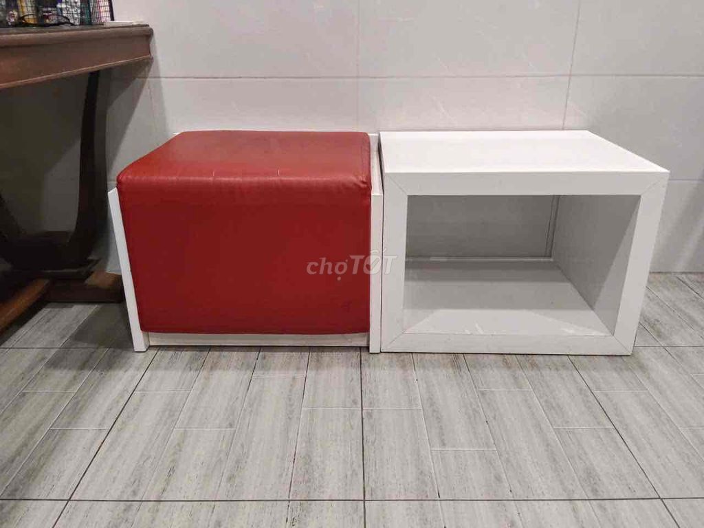 Ghế đôn Gỗ Da Đỏ Trắng 60x50x50cm và Bàn trắng. Mua bán Bàn ghế tại Quận Tân Phú Tp Hồ Chí Minh được đăng bởi Chúng Cháu Đi Tìm Bác hình 1