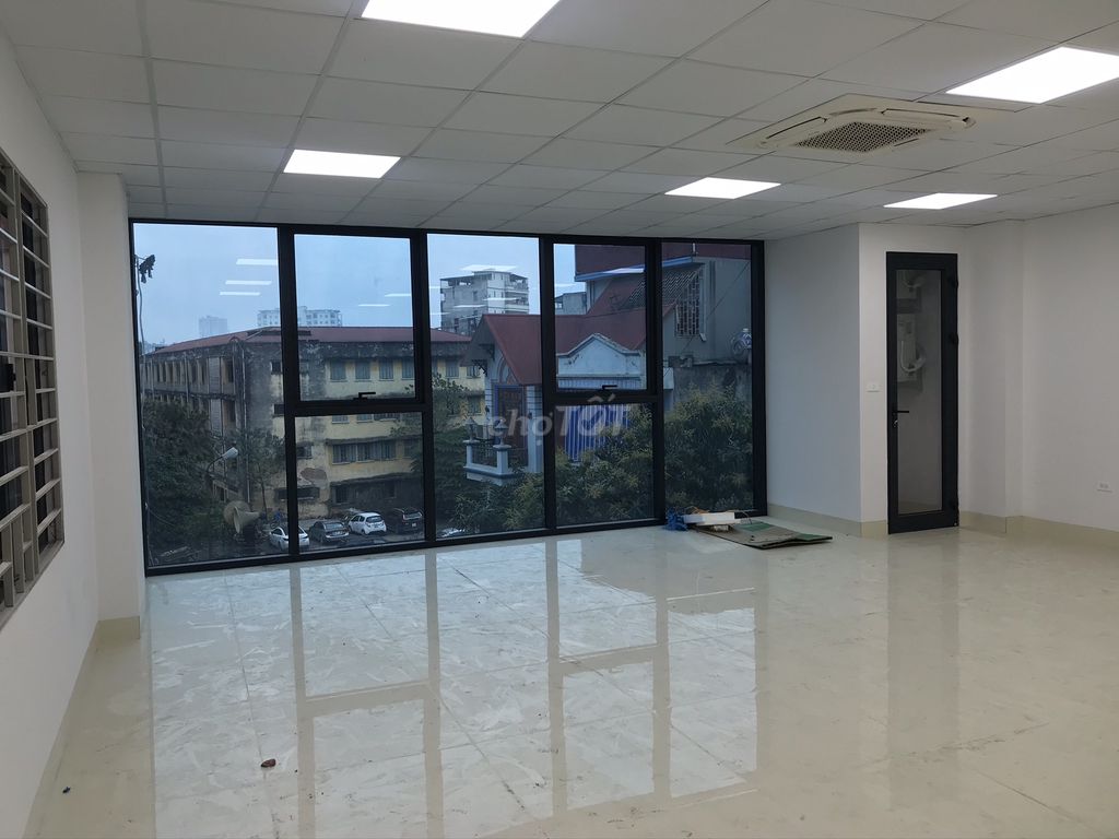 văn phòng Triều Khúc thông sàn 120m2, thang máy, mặt tiền 8m