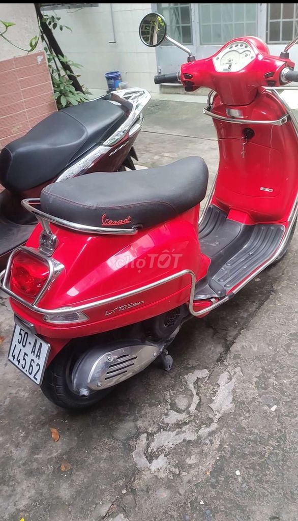 Piaggio Vespa LX 125 Đỏ. Mua bán Xe máy tại Quận Phú Nhuận Tp Hồ Chí Minh được đăng bởi Đinh Tiến Lễ hình 3