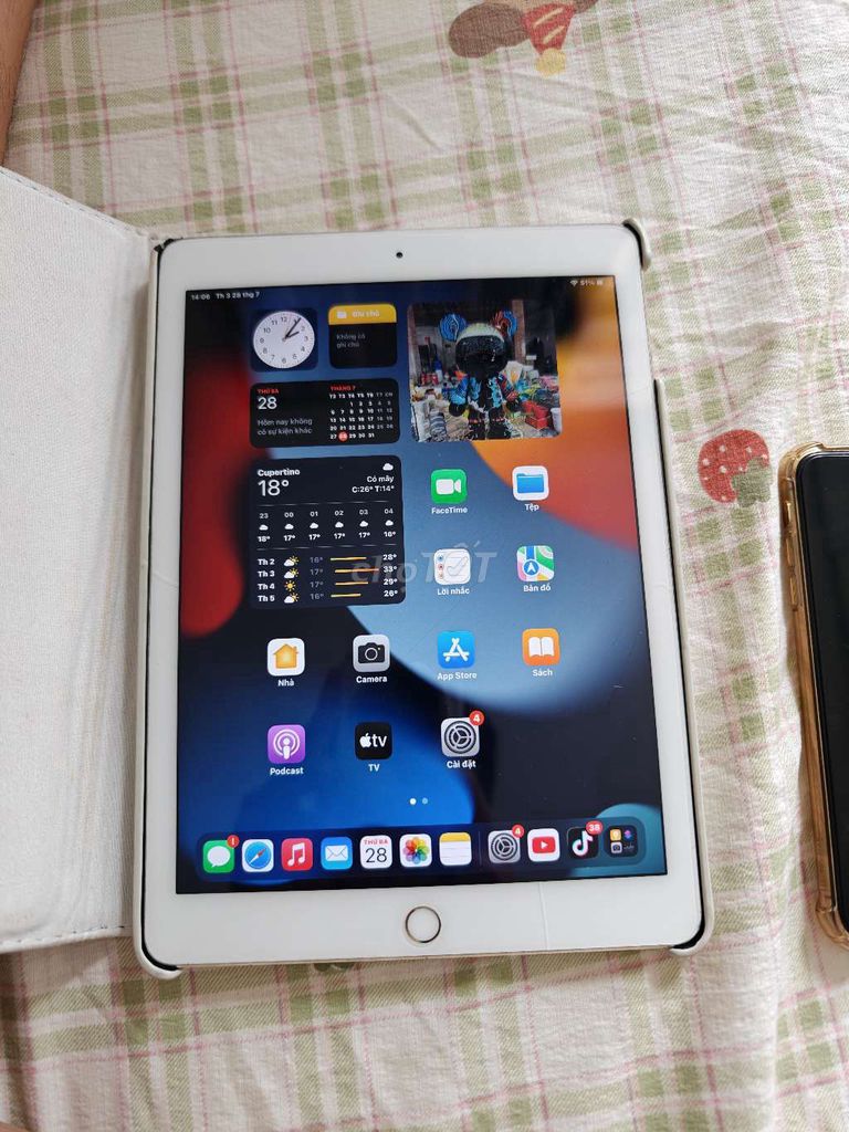 Apple iPad Air 2 Wifi 64GB Vàng. Mua bán Máy tính bảng tại Huyện Văn Giang Hưng Yên được đăng bởi Đài Nguyễn hình 1