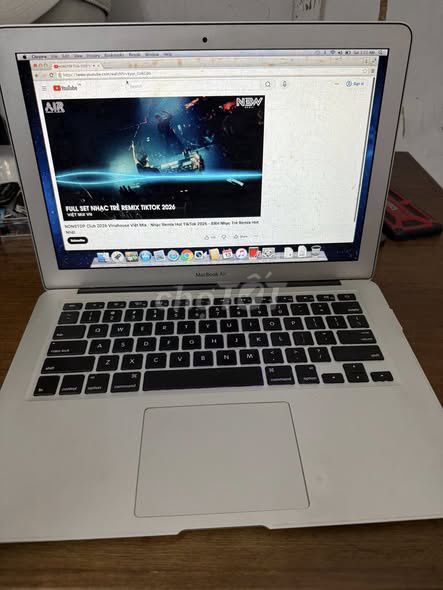Apple Macbook Air Mid 2011 i5 4GB/120GB Bạc. Mua bán Laptop tại Quận Tân Bình Tp Hồ Chí Minh được đăng bởi Hội Đồ Điện Tử hình 1