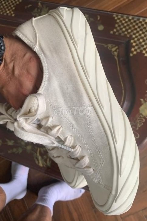 Giày thể thao AGE Vải Trắng size 41. Mua bán Giày dép tại Huyện Đan Phượng Hà Nội được đăng bởi John Phạm Chuyên Giày 2hand hình 1