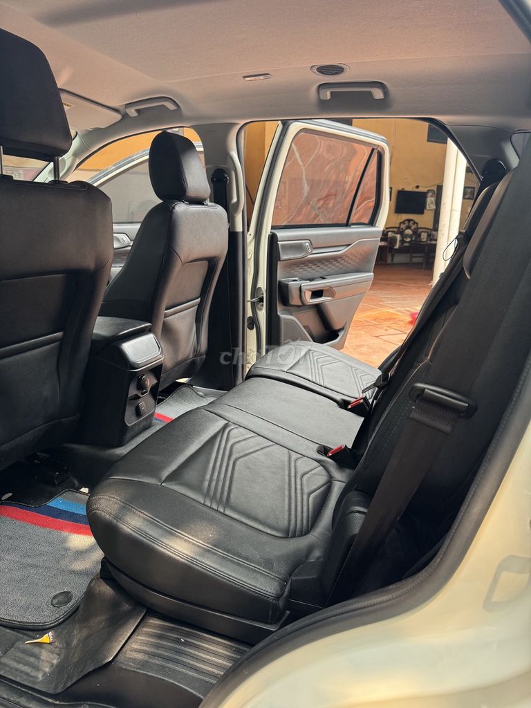 Ford Everest Ambiente 2022 2.0 Turbo 4x2 AT Белый