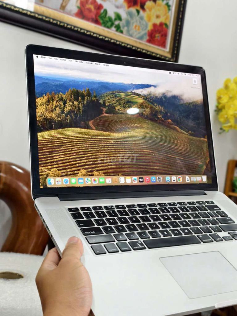 Apple MacBook Pro i7 15 inch 16GB/500GB. Mua bán Laptop tại Quận Bình Tân Tp Hồ Chí Minh được đăng bởi Huỳnh văn lộc hình 1