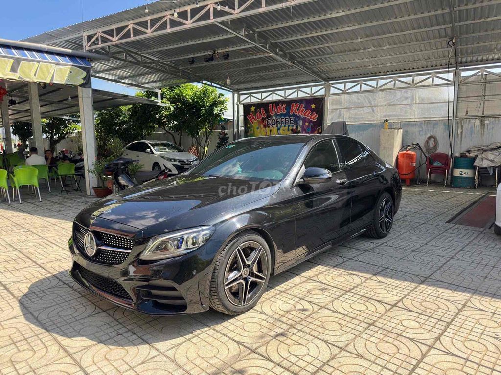 Mercedes-Benz C300 AMG 2019 Đen 58.000km. Mua bán Ô tô tại Quận 7 Tp Hồ Chí Minh được đăng bởi Hoàng Anh Tuấn hình 2