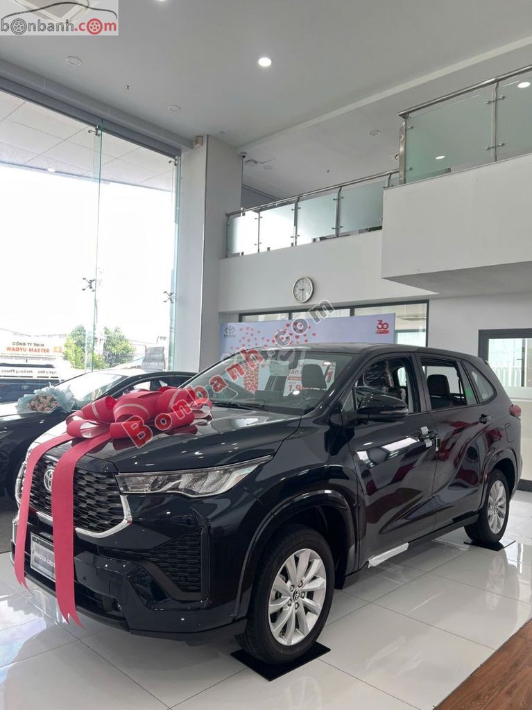 Toyota Innova Cross 2.0 CVT 2025 - 795 Triệu. Mua bán Ô tô tại Thành phố Thủ Đức Tp Hồ Chí Minh được đăng bởi Thảo Ly Suối Tiên Ford hình 5