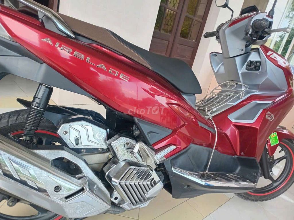 Honda Air Blade 160 Đỏ 11857 km. Mua bán Xe máy tại Huyện Cần Giuộc Long An được đăng bởi Nguyễn Trung Dũng  hình 3