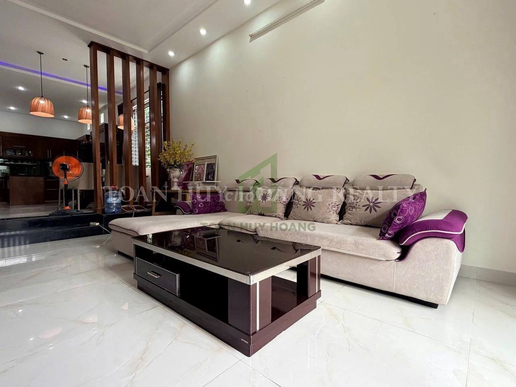 Аренда · 3 комн. · 100 м² · Quận Hải Châu, ул. Đường Núi Thành