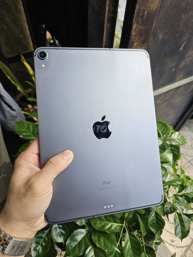 IPAD PRO 2018 11IN 256G SIM 4G ZIN ĐẸP 99% PIN 88%. Mua bán Máy tính bảng tại Quận Tân Phú Tp Hồ Chí Minh được đăng bởi Ngô Minh Mobile  hình 1
