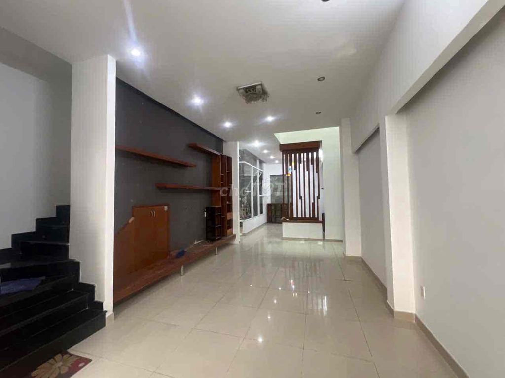 Аренда · 3 комн. · 88 м² · Quận Gò Vấp, ул. Đường Quang Trung