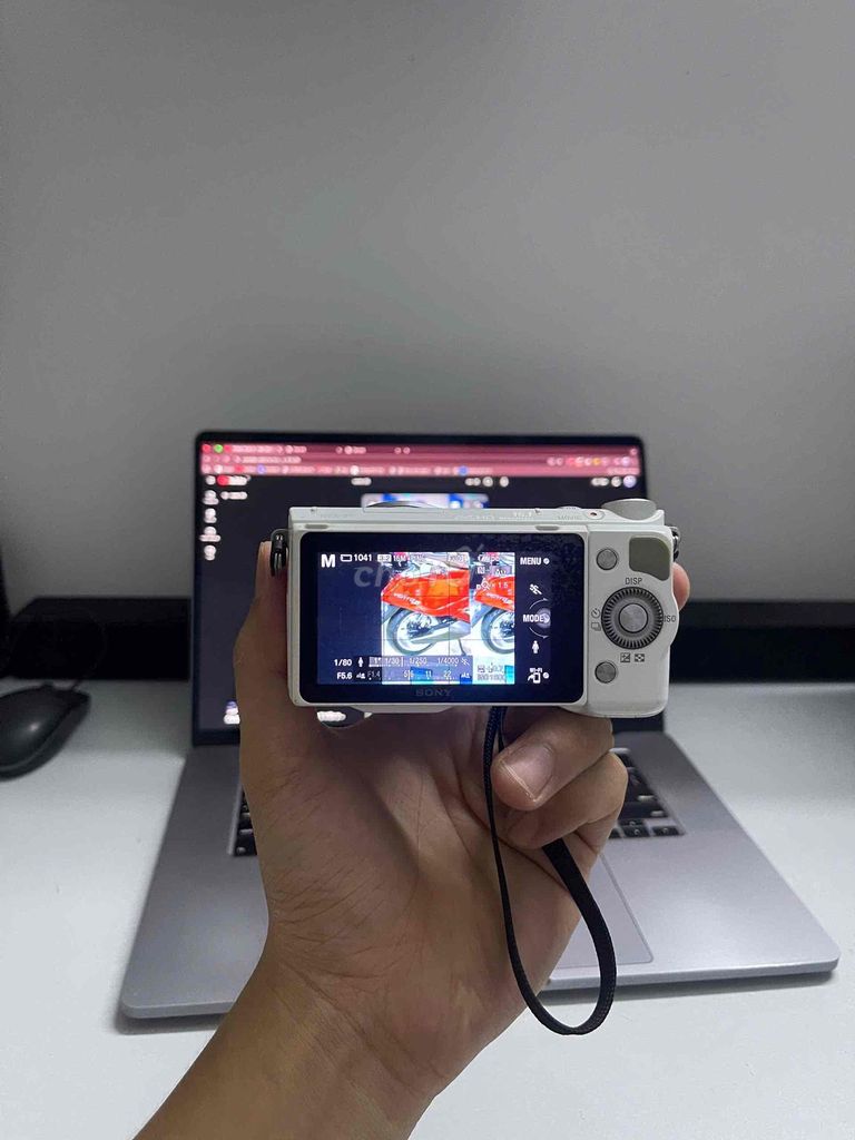 Máy ảnh Sony NEX-5T Trắng. Mua bán Máy ảnh, Máy quay tại Quận 11 Tp Hồ Chí Minh được đăng bởi Linh Lê hình 1