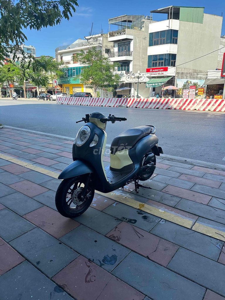 Honda Scoopy 2022 Серо-бежевая 20000 км