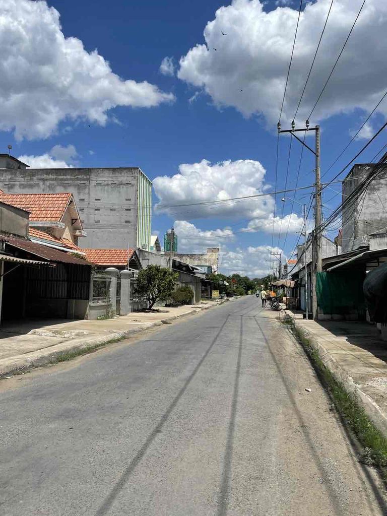 Bán Nhà Yến