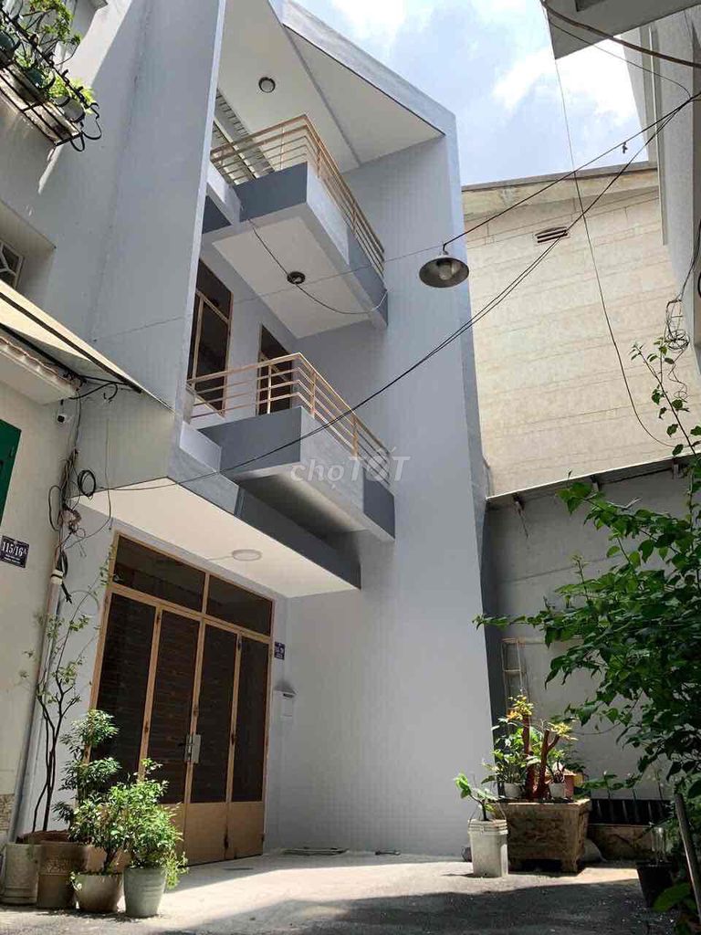 cho thuê nhà phố 3 tầng hẻm oto Trần Quốc Thảo