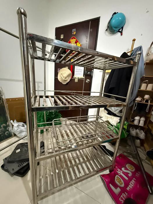 Kệ sắt 4 tầng Bạc 80x40x130cm . Mua bán Tủ, kệ gia đình tại Quận 7 Tp Hồ Chí Minh được đăng bởi Nguyễn An Ninh hình 1