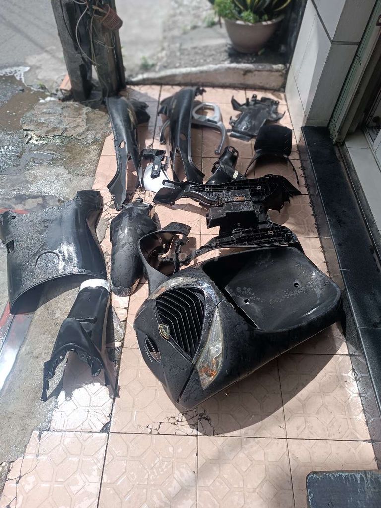 Áo,đèn, yên, thùng,đồ nhựa,PT Sh ý Italy 2004-2012. Mua bán Phụ tùng xe tại Quận Tân Bình Tp Hồ Chí Minh được đăng bởi  37A Hồng lạc phường 10 Quận Tân Bình  hình 6