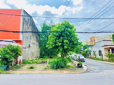 Chủ nợ giang hồ gởi bán lô gốc 2 mặt tiền 210m2 giá chỉ 680tr tl